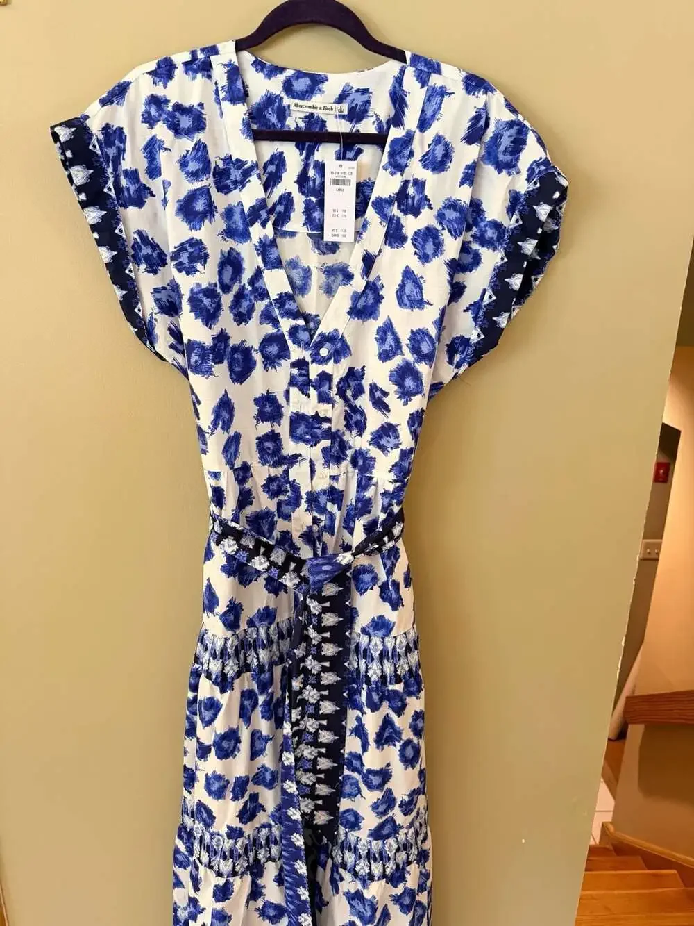 Abercrombie & Fitch Tiered V-Neck Blue Abstract Floral Midi Dress with Belt - Picture 2 of 8